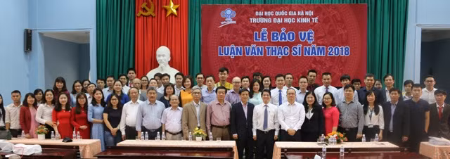 47 học viên bảo vệ luận văn Thạc sĩ chuyên ngành Quản lý kinh tế tại Trường Đại học Hà Tĩnh