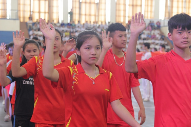 Các đoàn vận động viên về dự Hội khỏe