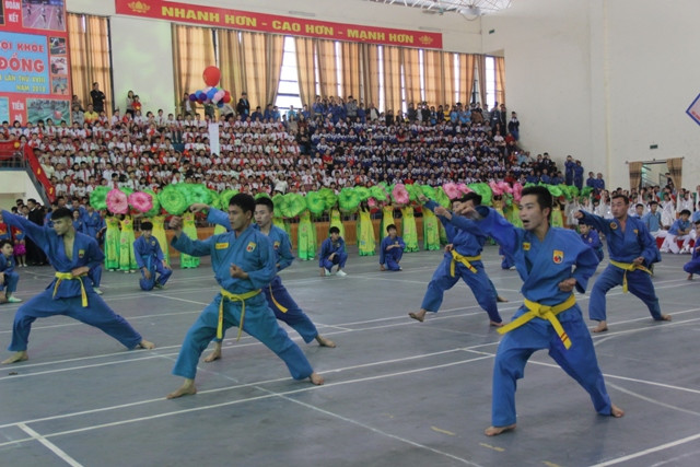 Màn đồng diễn võ Vovinam tại lễ khai mạc