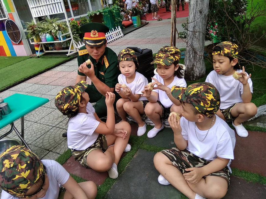 Phút nghỉ ngơi sau những giờ luyện tập căng thẳng