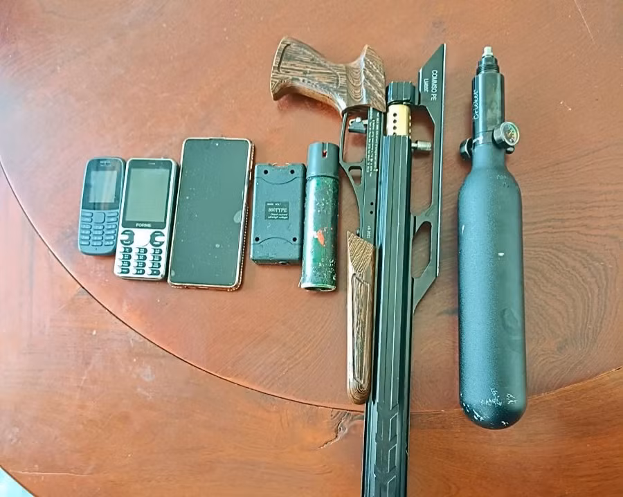 Khẩu súng bắn đạn chì mà đối tượng Hoàng Anh sử dụng.