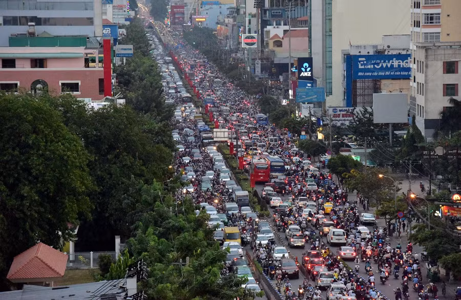 Người dân bị tắc đường, thu quá giá trong dịp Tết Kỷ Hợi có thể phản ánh qua Zalo
