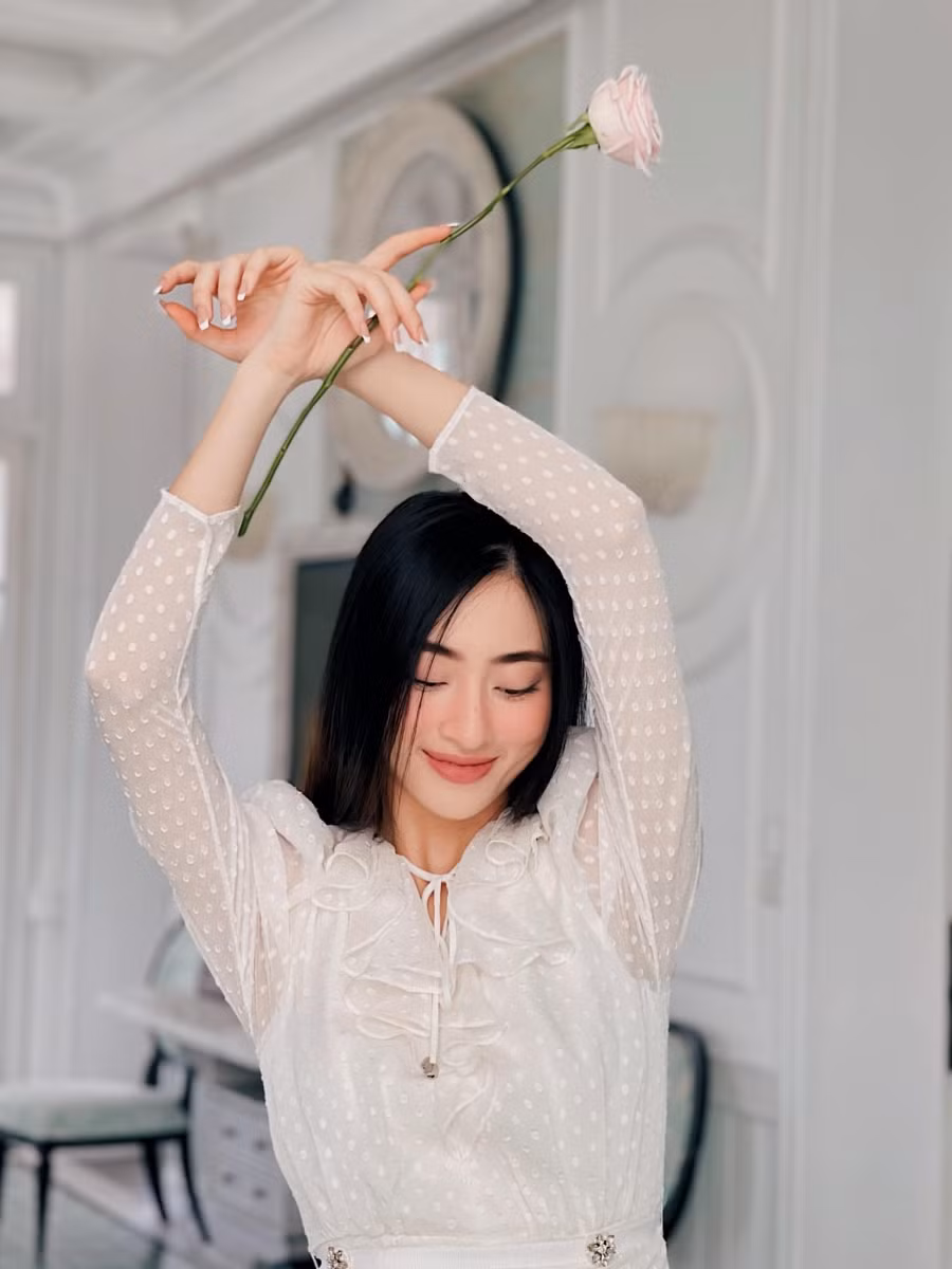 Nàng hậu hướng đến sự thanh lịch, sang trọng