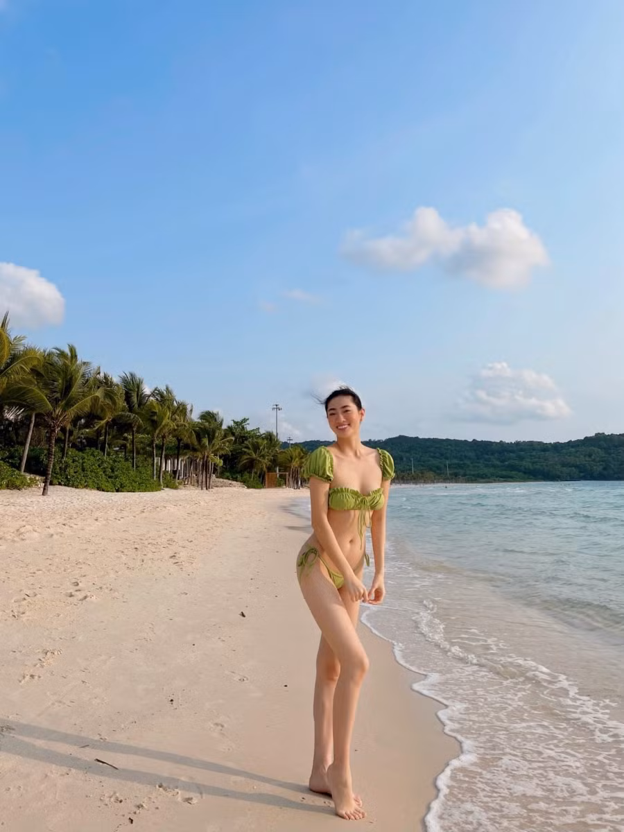 Cùng học hỏi cách lên đồ “sang- xịn- mịn” của Lương Thuỳ Linh ảnh 1