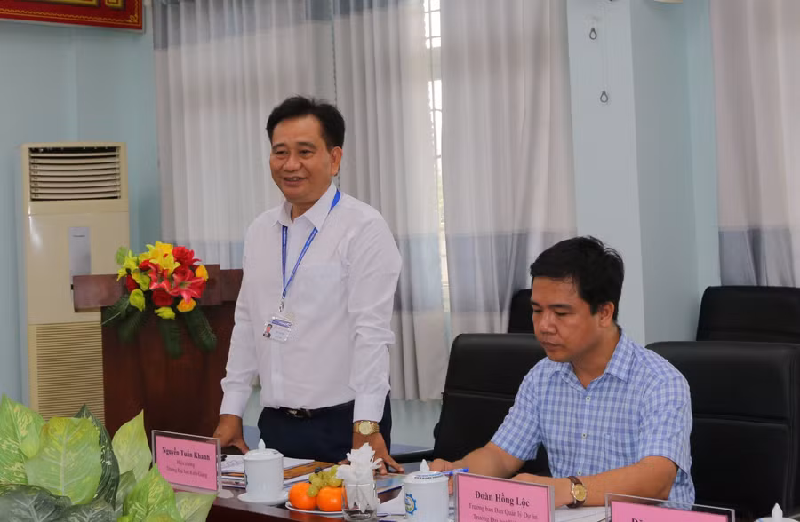 TS. Nguyễn Tuấn Khanh – Bí thư Đảng ủy, Hiệu trưởng Trường Đại học Kiên Giang phát biểu tiếp thu ý kiến từ Thứ trưởng Phạm Ngọc Thưởng.