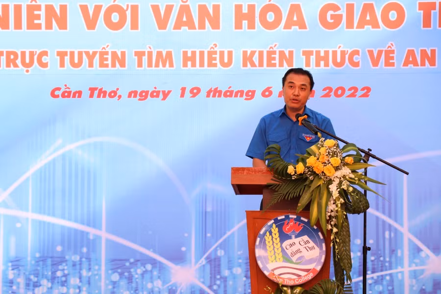 Anh Nguyễn Hải Minh, Ủy viên Ban Thường vụ Trung ương Đoàn, Phó Chủ tịch thường trực Trung ương Hội LHTN Việt Nam phát biểu.