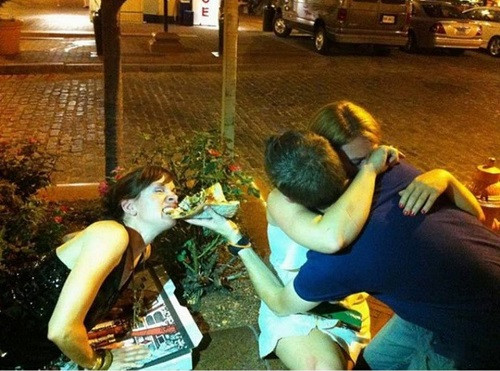 Ai làm việc nấy. Ai làm việc nấy.