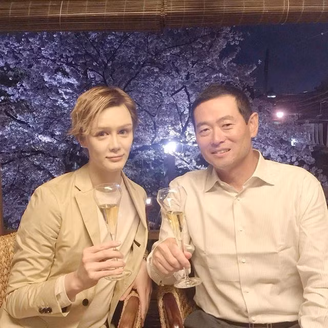 Con trai cầu thủ bóng chày lừng danh Nhật Bản tự biến mình thành búp bê sống - 5