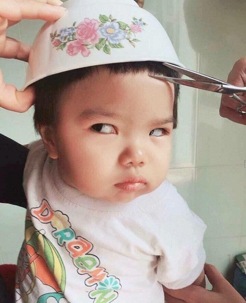 Kể từ đó ánh mắt em hồn nhiên đến lạ.