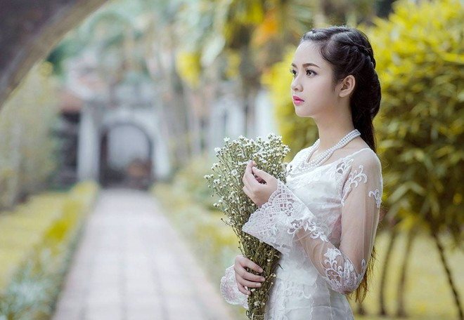 Trong cuộc sống, Ngọc Ánh được bạn bè nhận xét có tính cách hiền lành, hay cười và hòa đồng. Hơn nữa, cô còn có sở thích nấu ăn và có khả năng làm được rất nhiều đồ ngon, lạ. Nhan sắc nữ sinh đẹp nhất xứ Tuyên