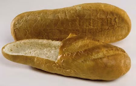 Bộ sưu tập giày dép độc đáo làm từ... bánh mì ảnh 5