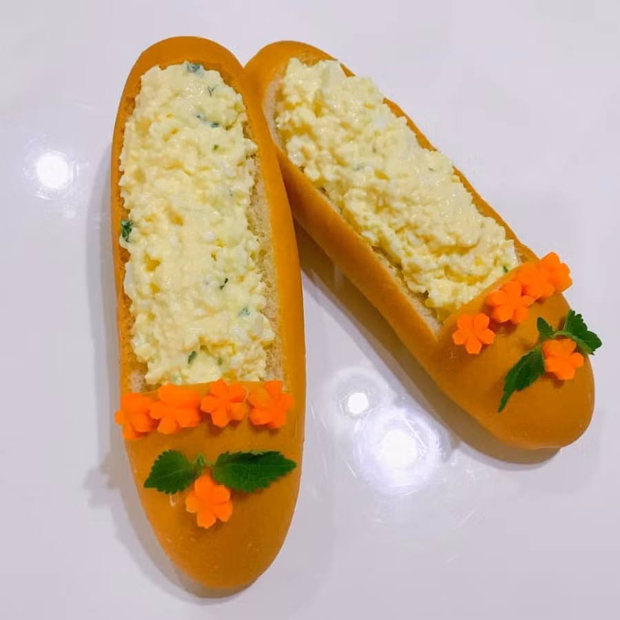 Bộ sưu tập giày dép độc đáo làm từ... bánh mì ảnh 1