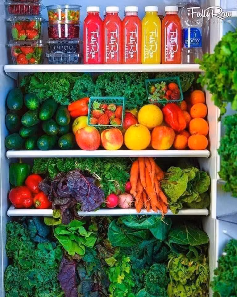 Dành nguyên cả một chiếc tủ lạnh chỉ để đựng hoa quả, rau xanh mình yêu thích là ước ao của nhiều cô gái. Làm được điều này bạn quả thực là người biết sống vì đam mê.