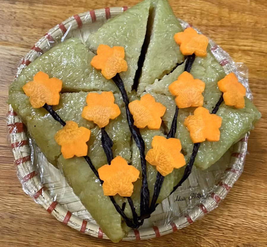 Bánh chưng truyền thống nhưng gây ấn tượng bởi cách tạo hình bắt mắt.