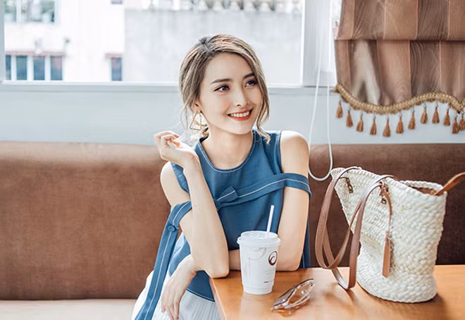 Nói về việc này, Huyền Trang cho biết cô không buồn, ngược lại rất vui và hào hứng, cảm thấy may mắn khi được mọi người quan tâm, hỏi vui. “Đó là nguồn khích lệ, động viên tinh thần rất lớn cho tôi tiếp tục cống hiến”.