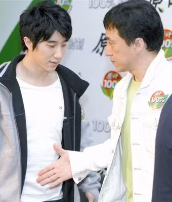 Cái bóng của cha là nỗi ám ảnh với Phòng Tổ Danh