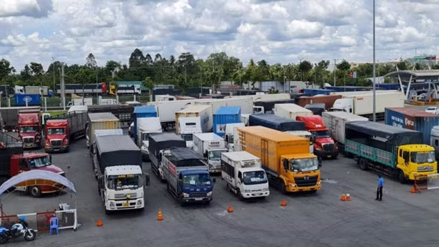 Xe bồn LPG bị chặn trước cửa ngõ vào thành phố, Cần Thơ đang gây khó cho doanh nghiệp và người dân