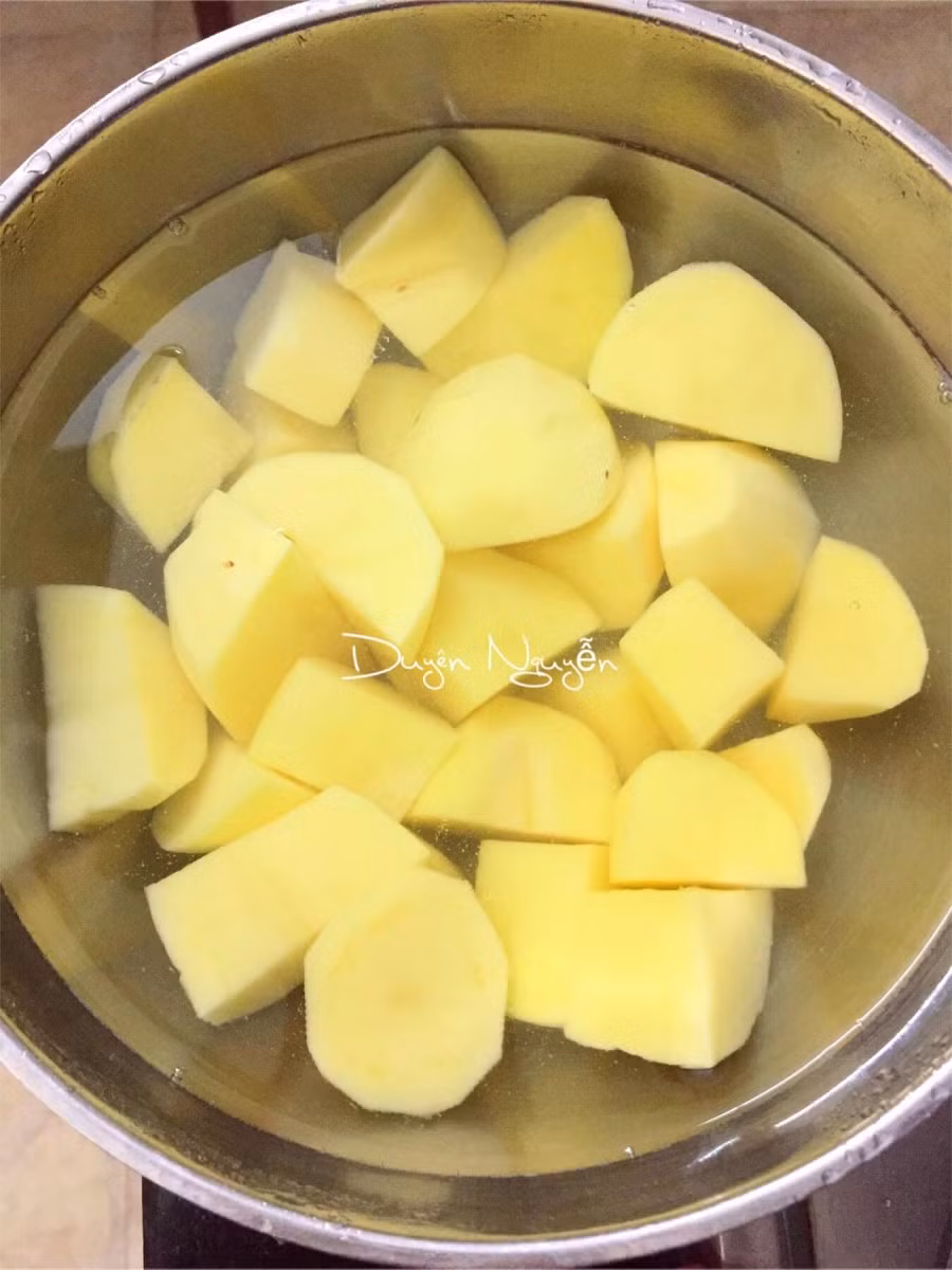 Cách làm khoai tây que chiên của mẹ đảm Hà Nội khiến chị em nội trợ "bấn loạn" ảnh 1