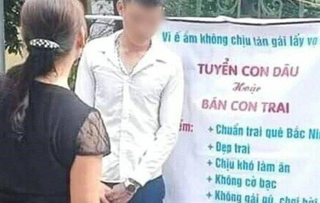 Thanh niên ế lâu năm được mẹ đăng hẳn poster "rao bán".