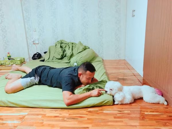 Chồng bị "tiểu tam" trắng hồng cướp mất.