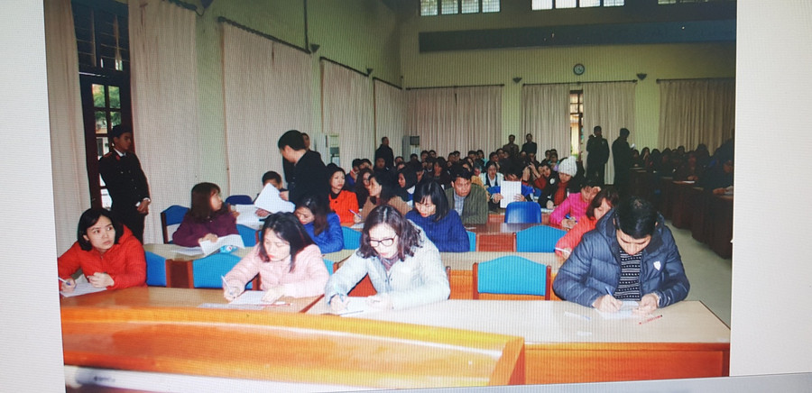 Một buổi tổ chức thi lấy bằng giả Một buổi tổ chức thi lấy bằng giả