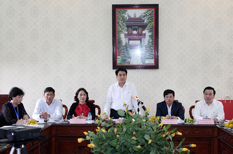 Chủ tịch UBND thành phố Nguyễn Đức Chung làm việc, kiểm tra tình hình dạy, học tại Trường THPT Chu Văn An ảnh 3