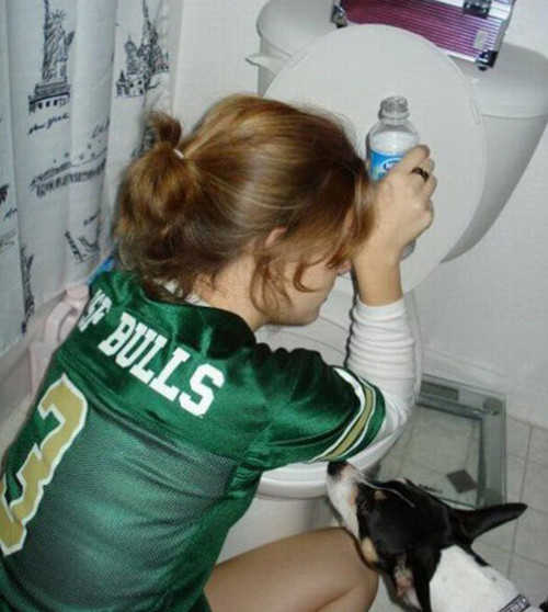 Cứ tưởng câu cho chó ăn chè chỉ áp dụng cho cánh mày râu chứ.