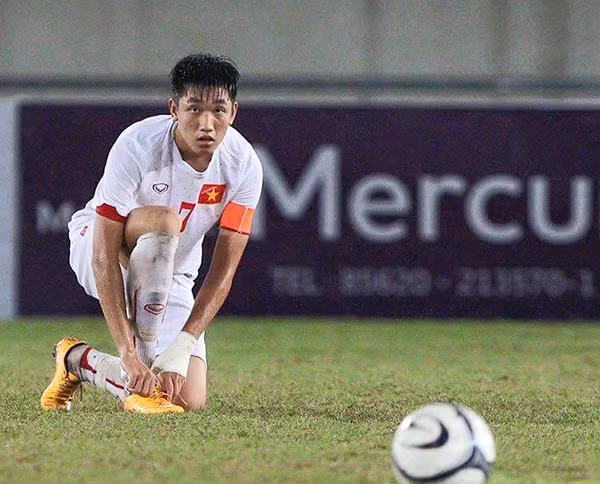 Chàng thủ quân U19 VN: Hot boy 1m84 thích sữa chua, mê phim Hàn