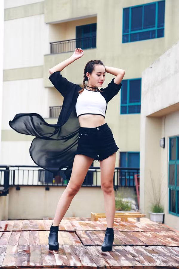 Hot girl và hình mẫu người phụ nữ hiện đại ảnh 2