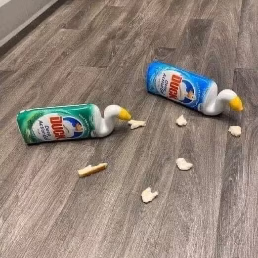 Miếng bánh mì to thế kia không khéo mắc nghẹn.