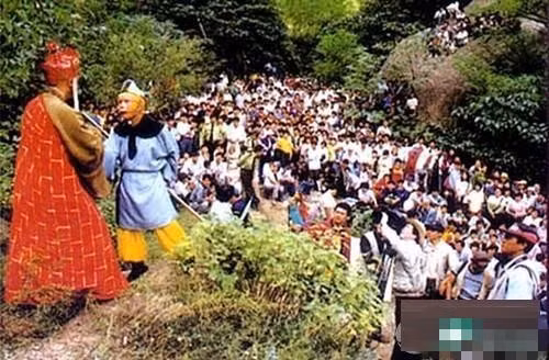 hau-truong-hai-huoc-cua-phim-tay-du-ky-1986-phan-2