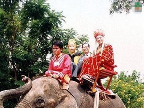 "Cưỡi voi thích hơn cưỡi bạch mã đúng không sư phụ?". hau-truong-hai-huoc-cua-phim-tay-du-ky-1986-phan-2-page-2-4