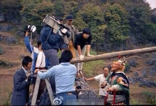 hau-truong-hai-huoc-cua-phim-tay-du-ky-1986-phan-2-page-2-3