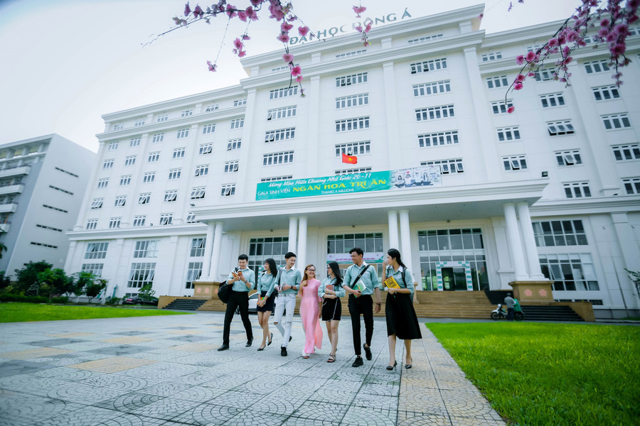 Ngành Dược tại Trường ĐH Đông Á được đào tạo theo chương trình thực hành chiếm 65% Ngành Dược tại Trường ĐH Đông Á được đào tạo theo chương trình thực hành chiếm 65%
