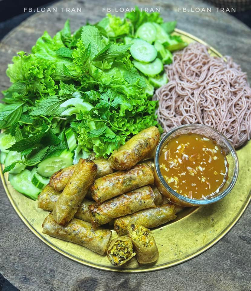 Bún nem chay chiên bằng nồi chiên không dầu.