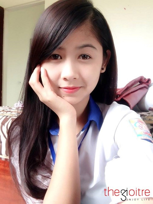 Thanh Thư chia sẻ thêm, từ khi nhận được sự quan tâm của cư dân mạng, 9X cũng đã thay đổi rất nhiều trong lối suy nghĩ: ‘Đứng trước một vấn đề, em biết nên và không nên nói điều gì. Vì vậy, so với bạn bè cùng lứa tuổi, em thường bị nhận xét là hơi già’.