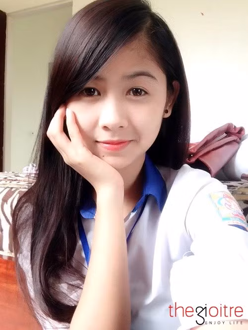 Thanh Thư chia sẻ thêm, từ khi nhận được sự quan tâm của cư dân mạng, 9X cũng đã thay đổi rất nhiều trong lối suy nghĩ: ‘Đứng trước một vấn đề, em biết nên và không nên nói điều gì. Vì vậy, so với bạn bè cùng lứa tuổi, em thường bị nhận xét là hơi già’.