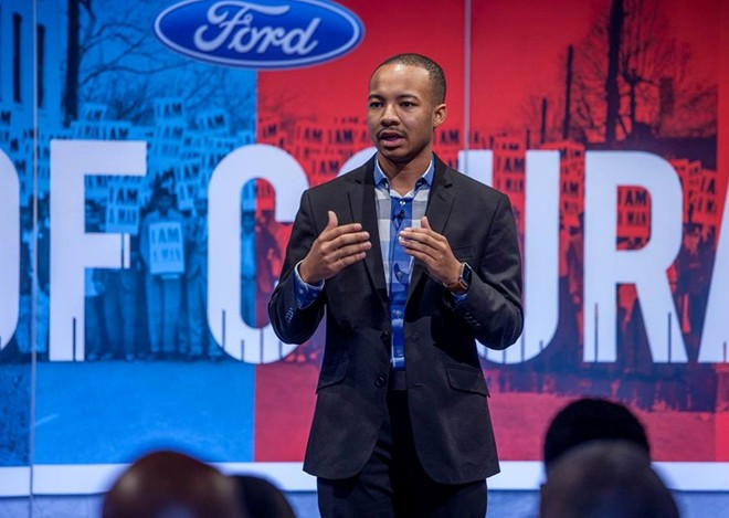 Jaylen D. Bledsoe trong một buổi diễn thuyết. 5 doanh nhân trẻ triển vọng trong năm 2016