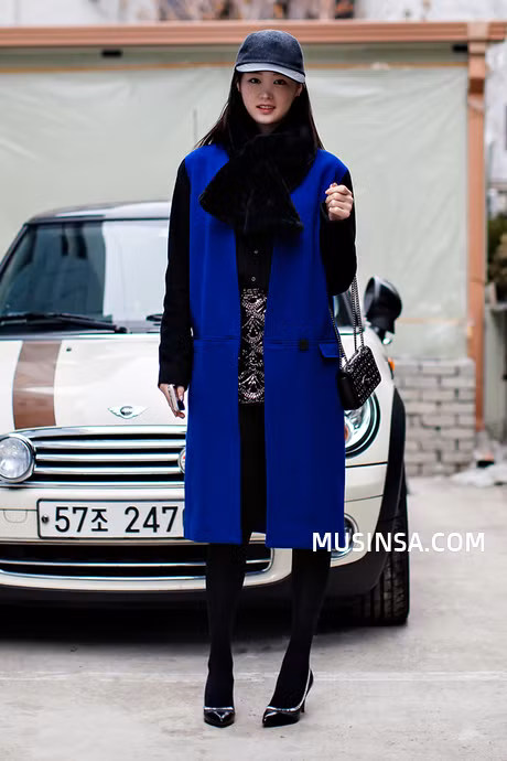 Học giới trẻ Hàn Quốc mix đồ siêu độc - đẹp với áo khoác dáng dài