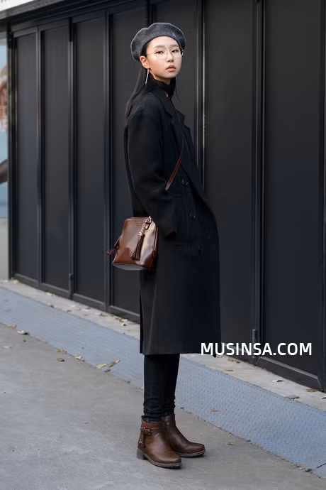 Học giới trẻ Hàn Quốc mix đồ siêu độc - đẹp với áo khoác dáng dài