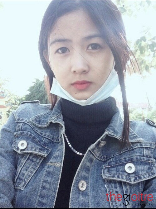 Cô nữ sinh sinh năm 1999 ở Hải Dương từng nổi tiếng với hình ảnh nữ sinh "chân khoèo bá đạo". Từ đó, cô bé ngày càng nhận được nhiều sự quan tâm, nhưng không vì thế mà trở nên kiêu ngạo và lợi dụng sự yêu mến của mọi người để tô vẽ thêm cho bản thân.