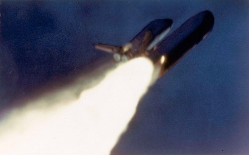 Nhìn lại vụ nổ thảm khốc của tàu con thoi Challenger - ảnh 6