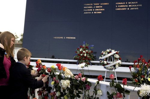 Nhìn lại vụ nổ thảm khốc của tàu con thoi Challenger - ảnh 12