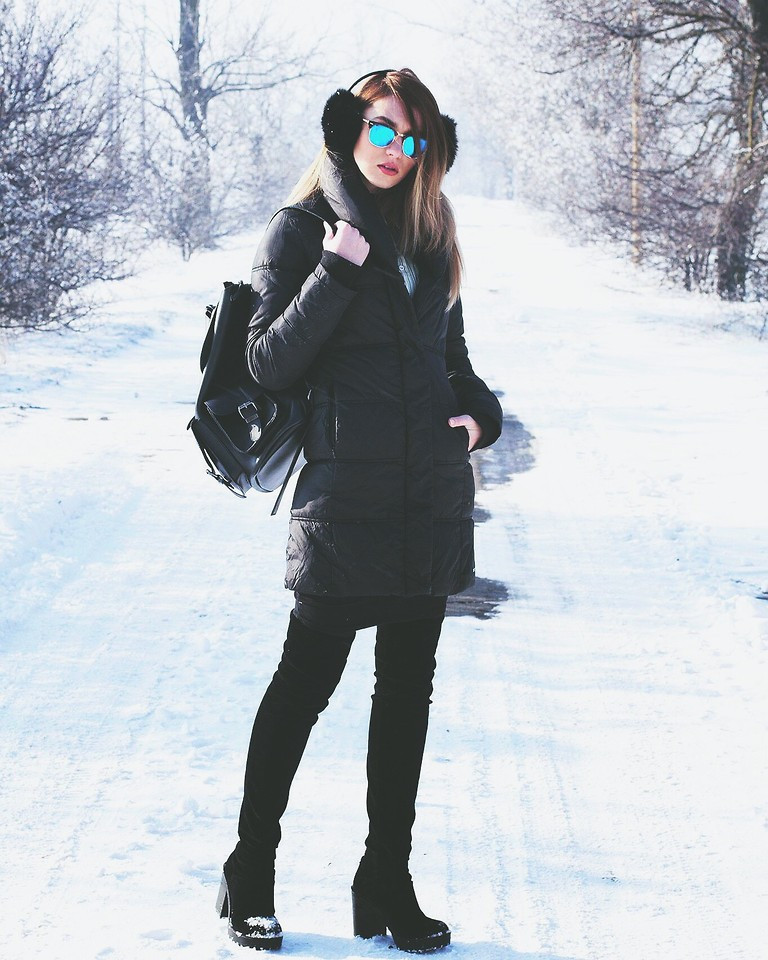 10 gợi ý mix đồ đông siêu đẹp với áo khoác đen ảnh 7 10 gợi ý mix đồ đông siêu đẹp với áo khoác đen