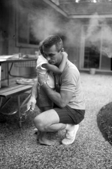 25 bức ảnh lịch sử truyền cảm hứng cho cả nước Mỹ ôm nhau ảnh 24