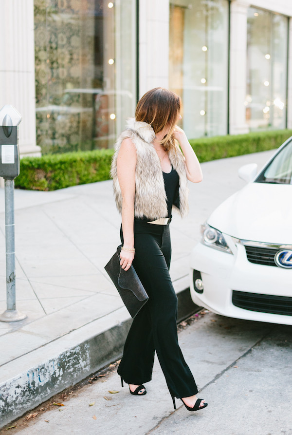 11 cách phối đồ sành điệu với áo gile lông ấm áp ảnh 8 11 cách phối đồ sành điệu với áo gile lông ấm áp