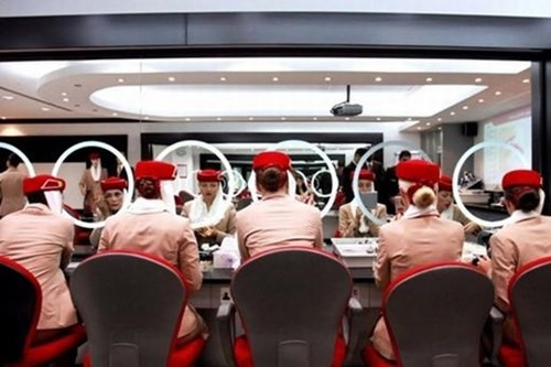 Lộ bí mật “khó tin” bên trong “lò” đào tạo nữ tiếp viên hàng không ảnh 4