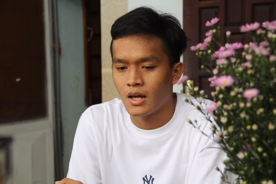 Thanh Tùng xuất sắc là thủ khoa khối A1 toàn quốc.