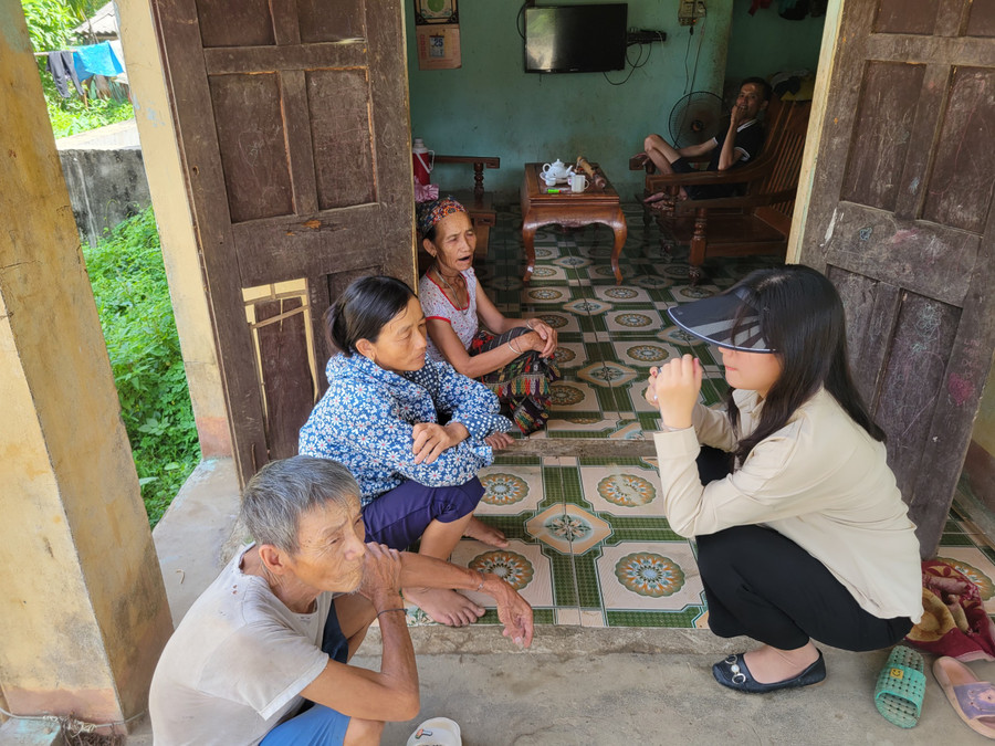 Người dân bức xúc vì mùi hôi bốc ra từ trang trại lợn nuôi thử nghiệm. (Ảnh: NT). Người dân bức xúc vì mùi hôi bốc ra từ trang trại lợn nuôi thử nghiệm. (Ảnh: NT).