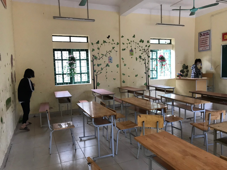 Thầy Trường cũng cho hay, toàn trường hiện có tổng số gần 70 học sinh khối 6, 9 đang theo học.